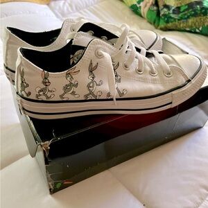 Converse Bugs Bunny